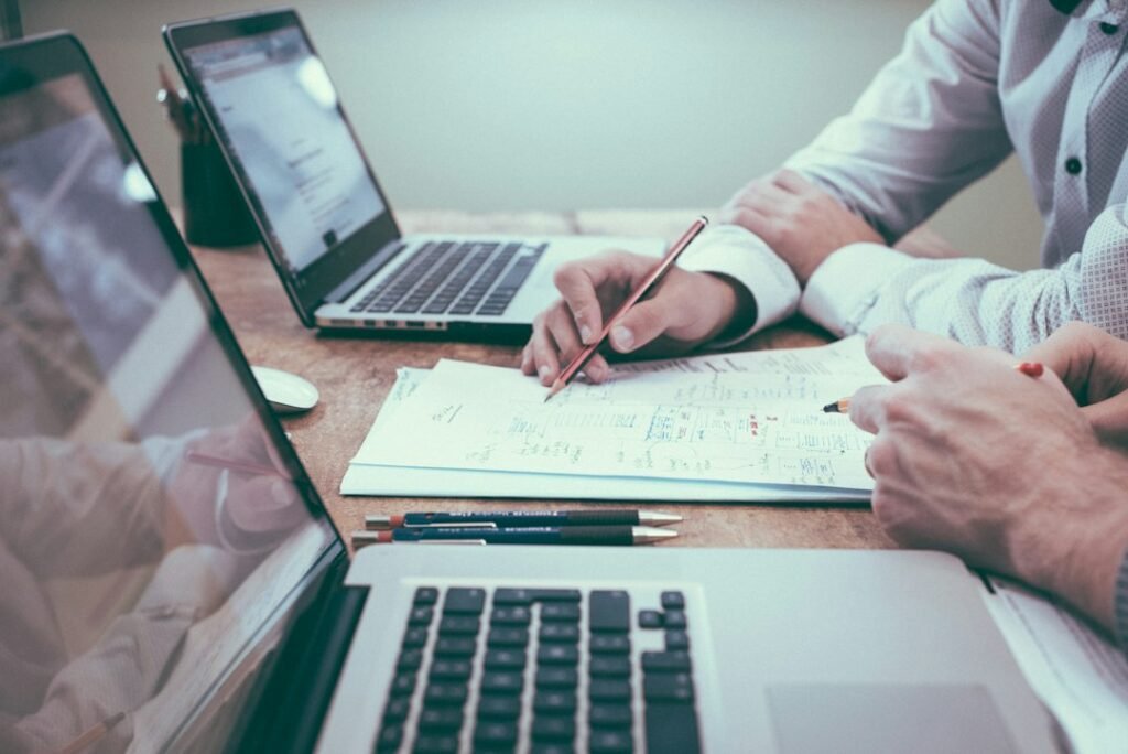 Planejamento de investimento e estratégia de tráfego pago