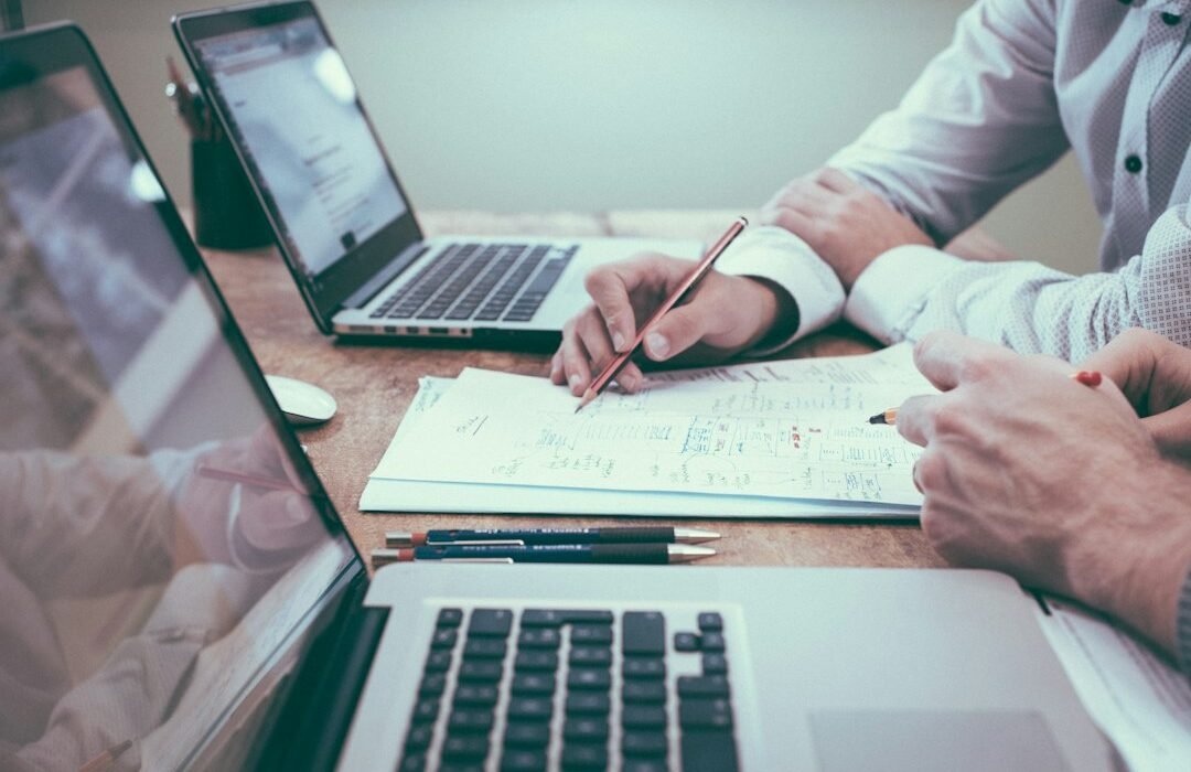 Planejamento de investimento e estratégia de tráfego pago