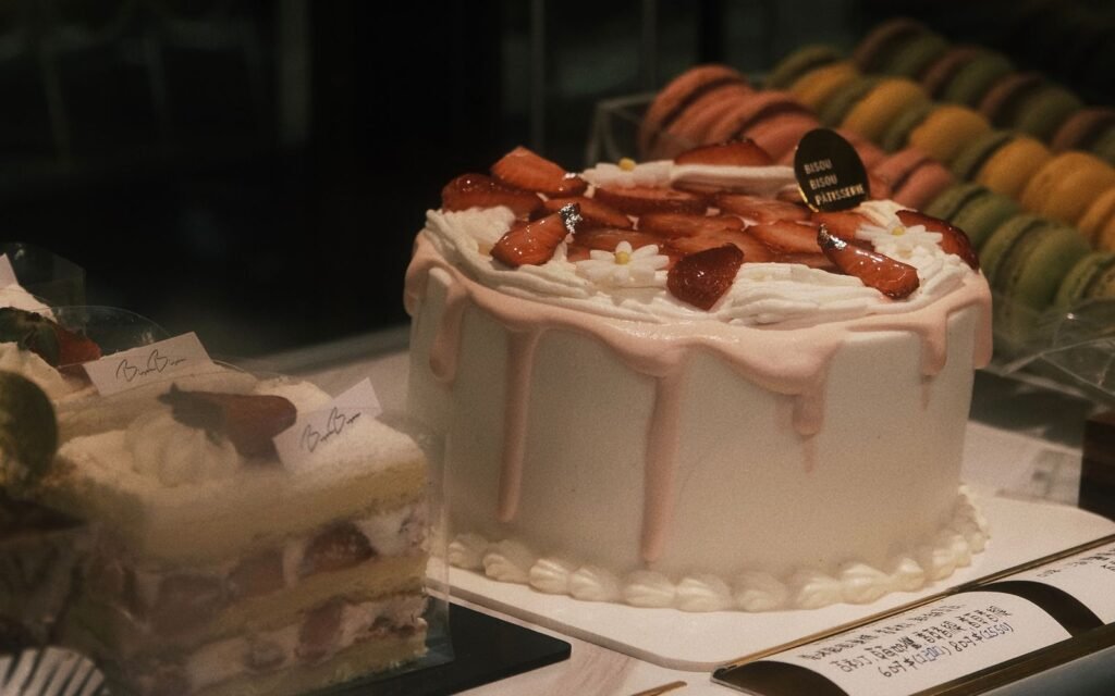 Bolo com frutas decorado