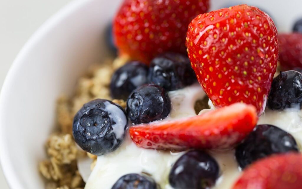 Tigela de açaí com frutas